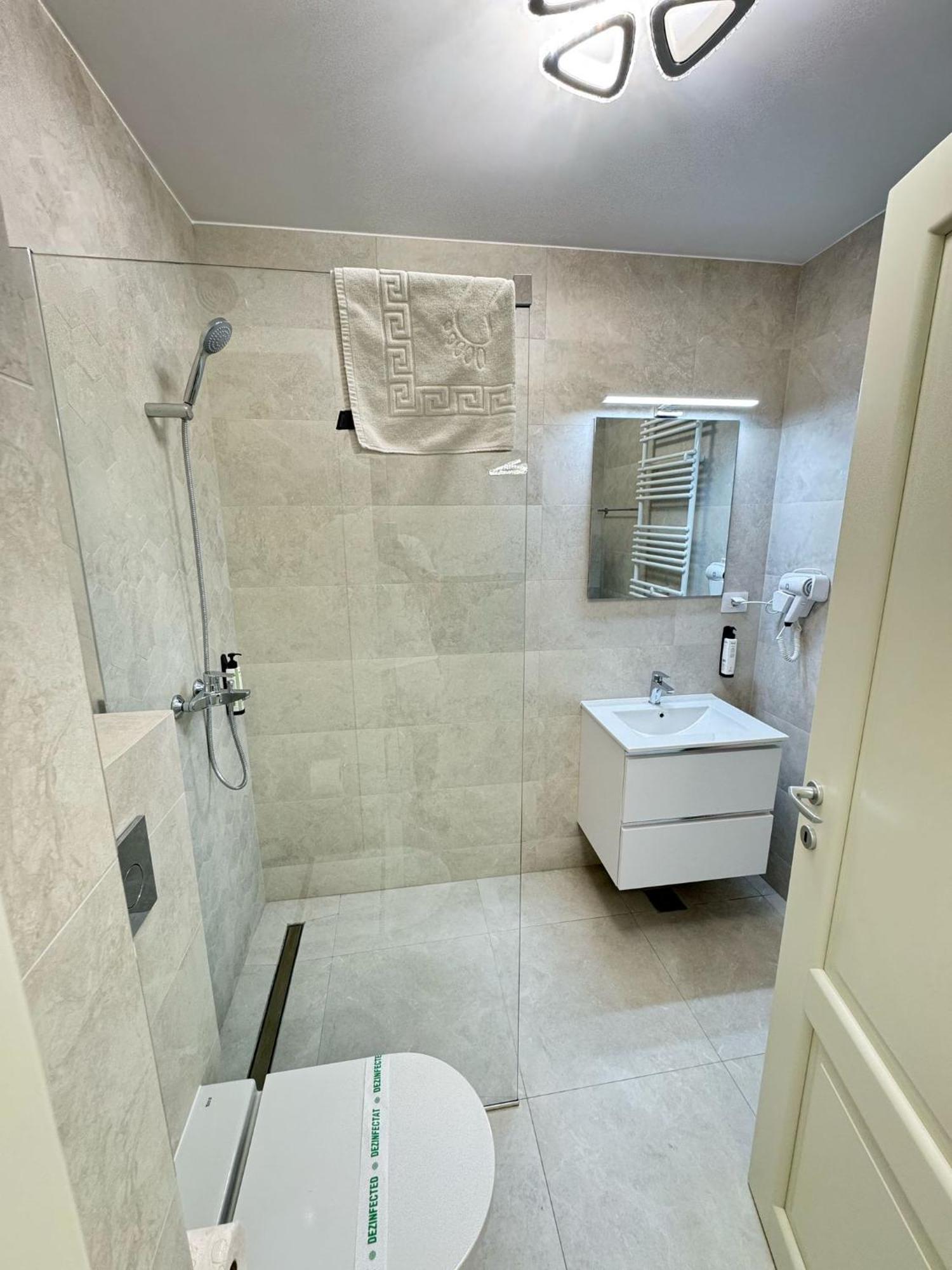 Luxury At Unique Opposite With Parking Apartment Iasi